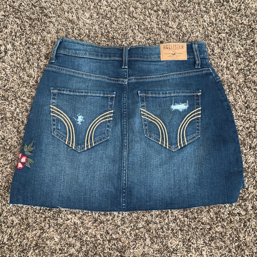 Women's Denim Skirt - Picture 2 of 6